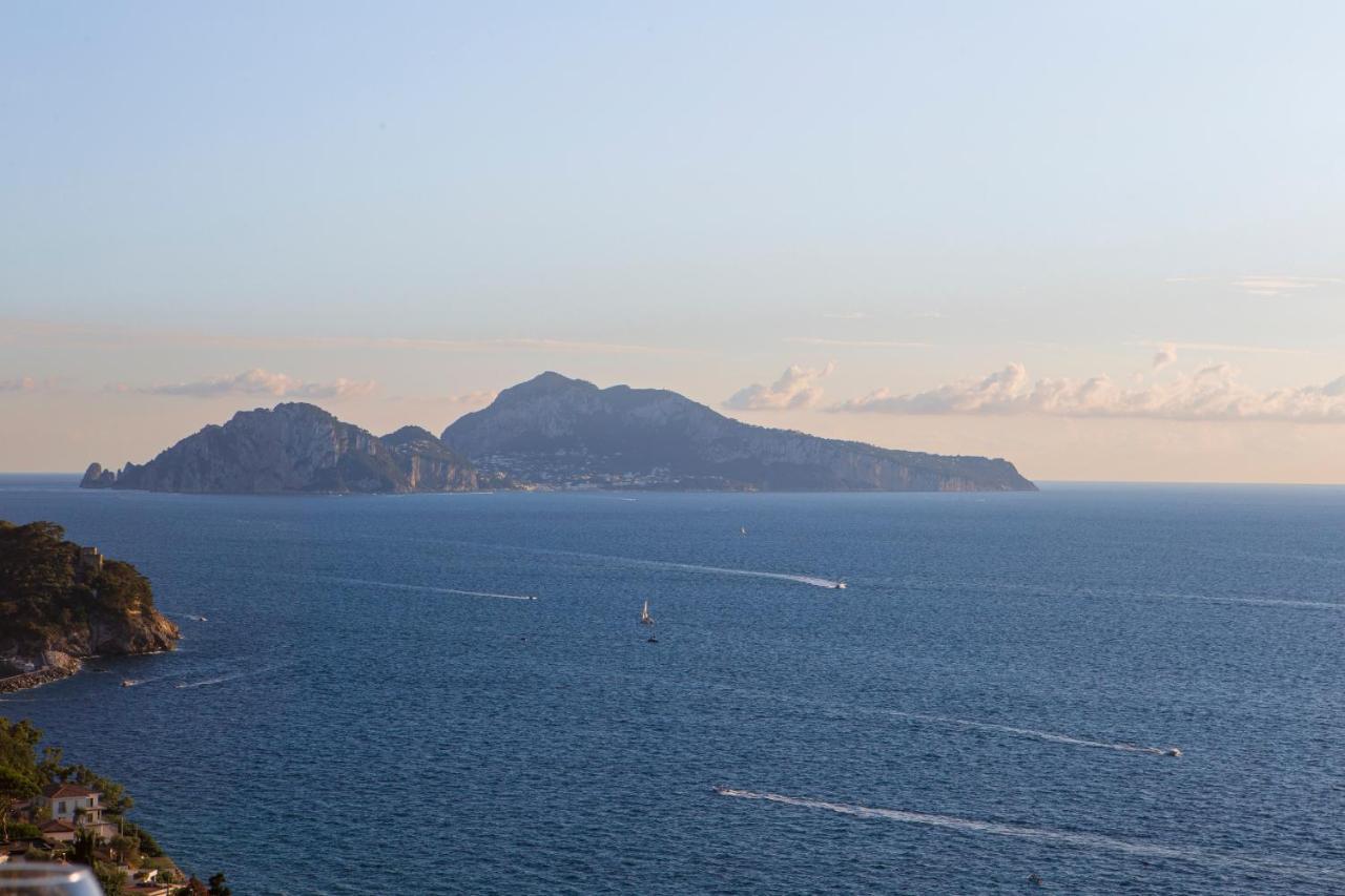 Vista Di Capri Hotel 4*