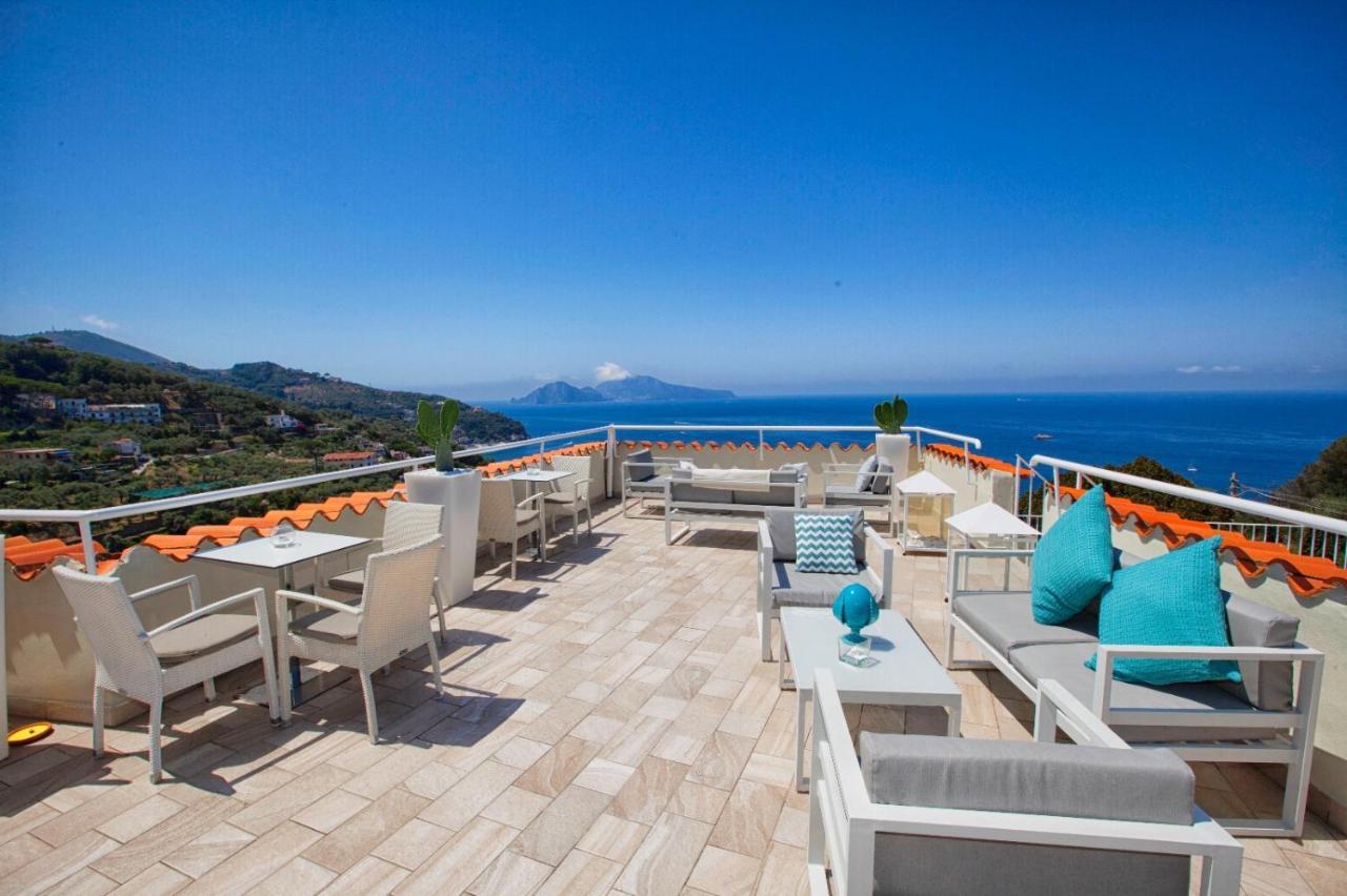 Vista Di Capri Hotel 4*