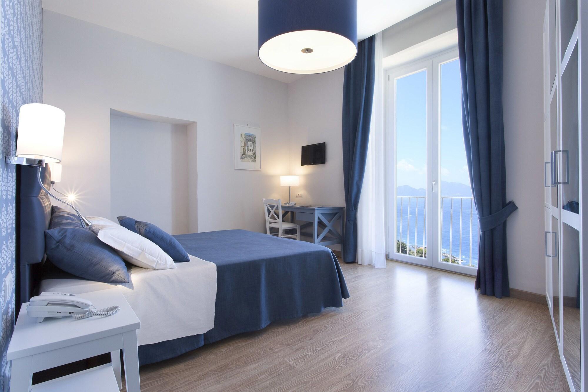 Hotel Vista Di Capri 4*