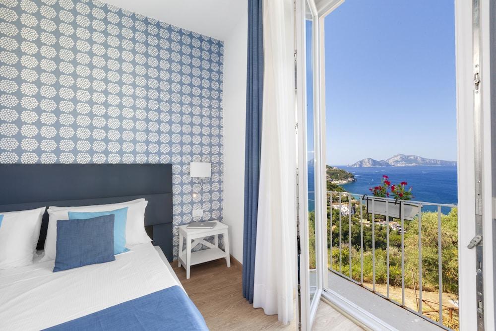 Hotel Vista Di Capri 4*